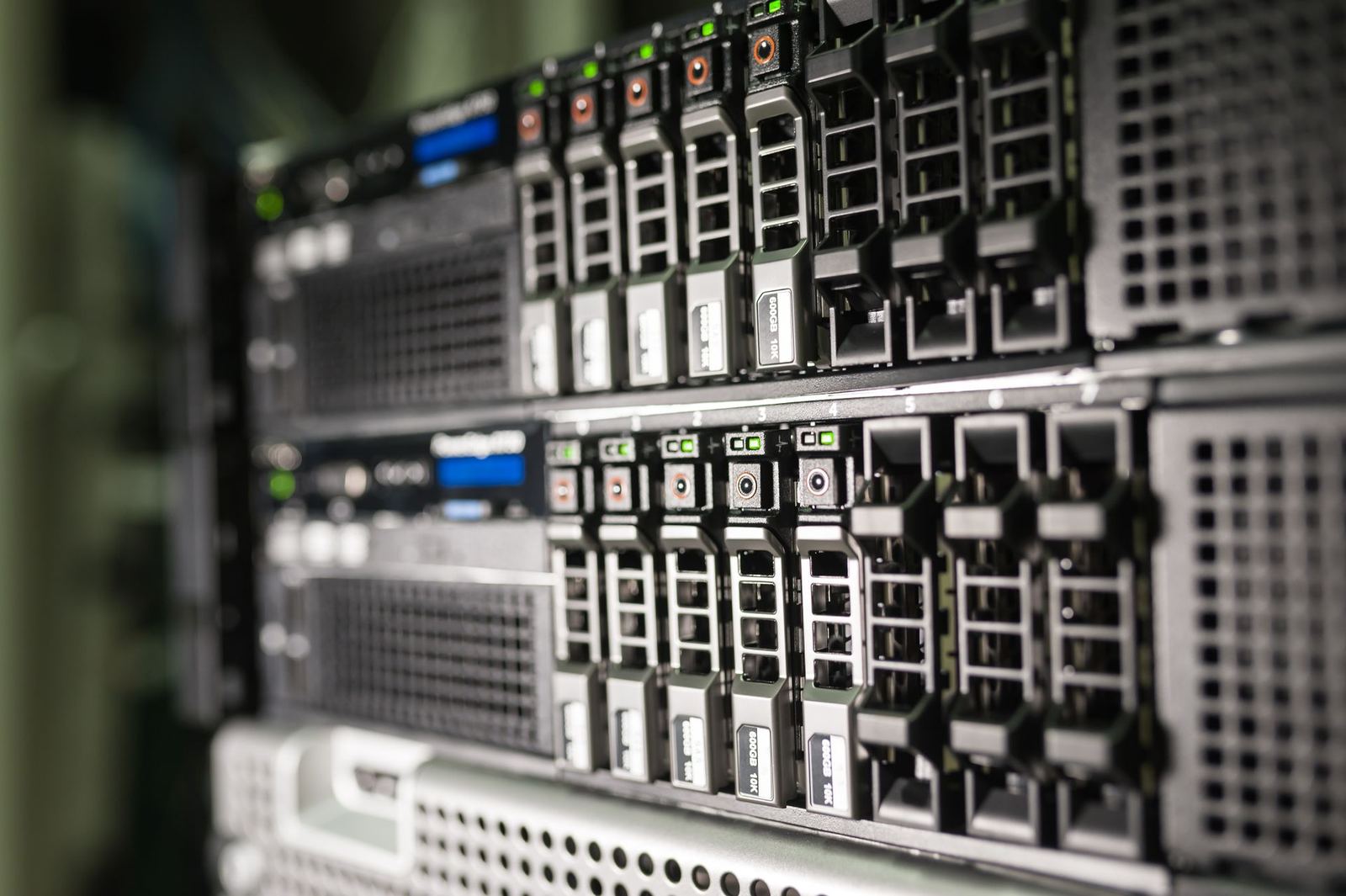 Tier III ve Tier IV Veri Merkezi: Uptime Rakamları Ne Anlama Geliyor?